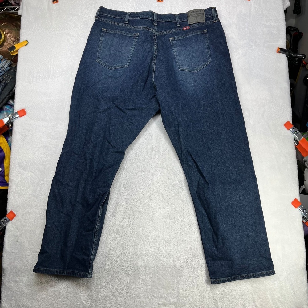 Wrangler Relaxed Fit Jeans Men's Blue Denim Pockets Classic Zip Fly 40X29 - NWT - Picture 2 of 12